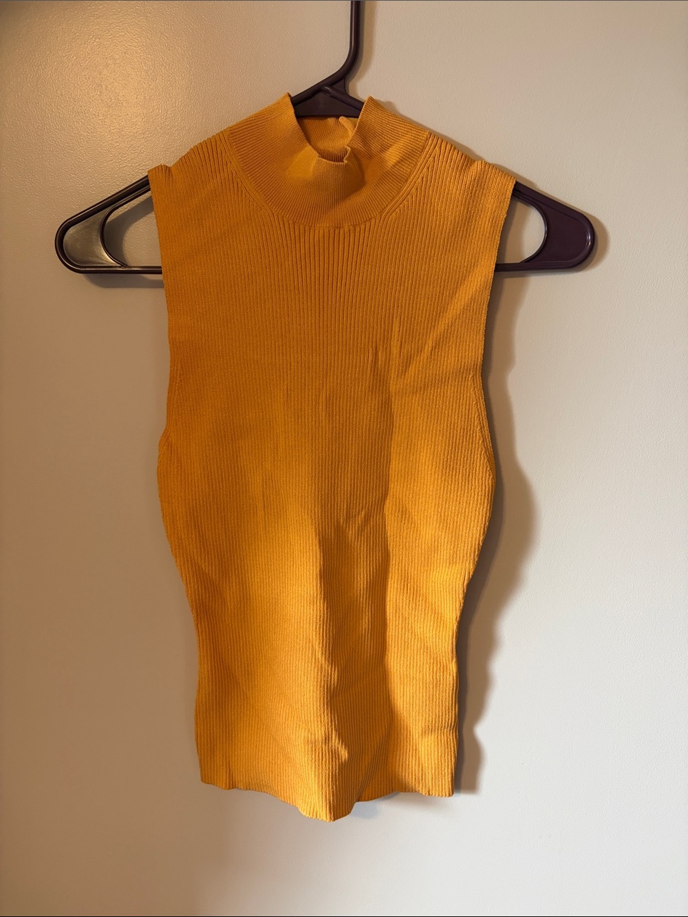 Women's Sleeveless Mock Neck Ribbed Top - Mustard
